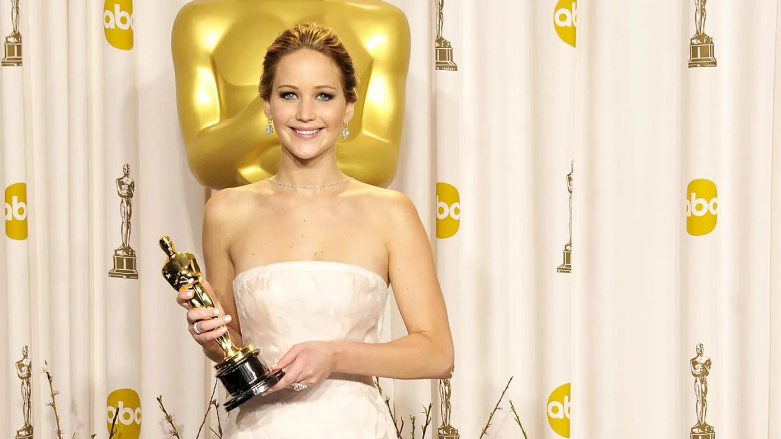 Jennifer Lawrence nằm trong top 10 người đẹp nhất thế giới